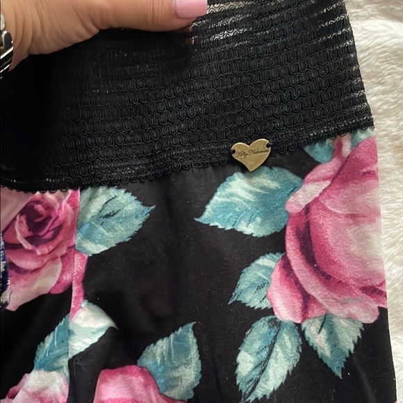 Cute Booty Lounge Black and Pink Floral Leggings - Picture 3 of 5